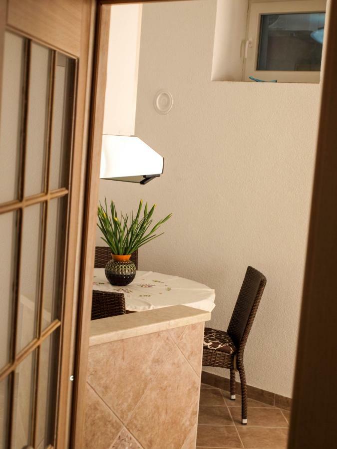 House Nataniel In Omis Near Sea Apartment Luaran gambar