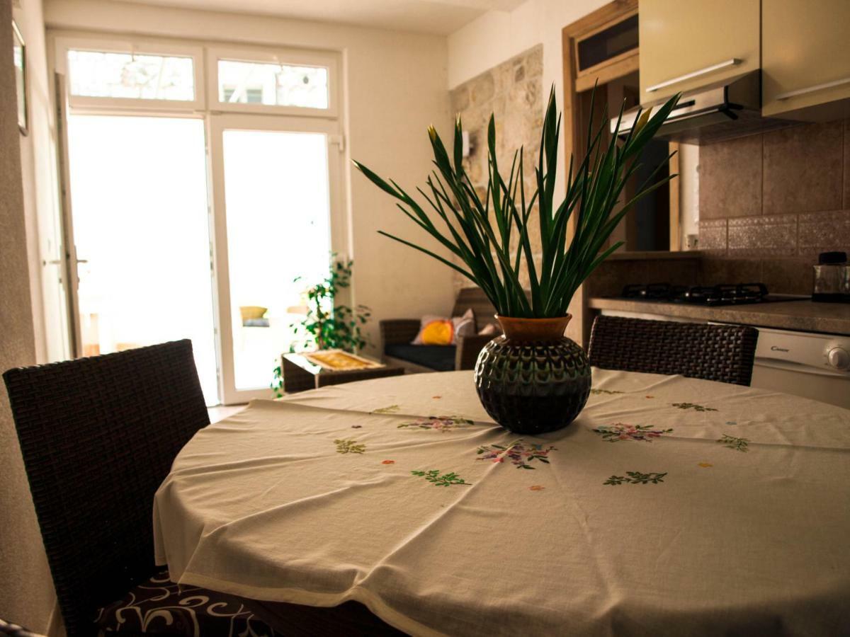 House Nataniel In Omis Near Sea Apartment Luaran gambar