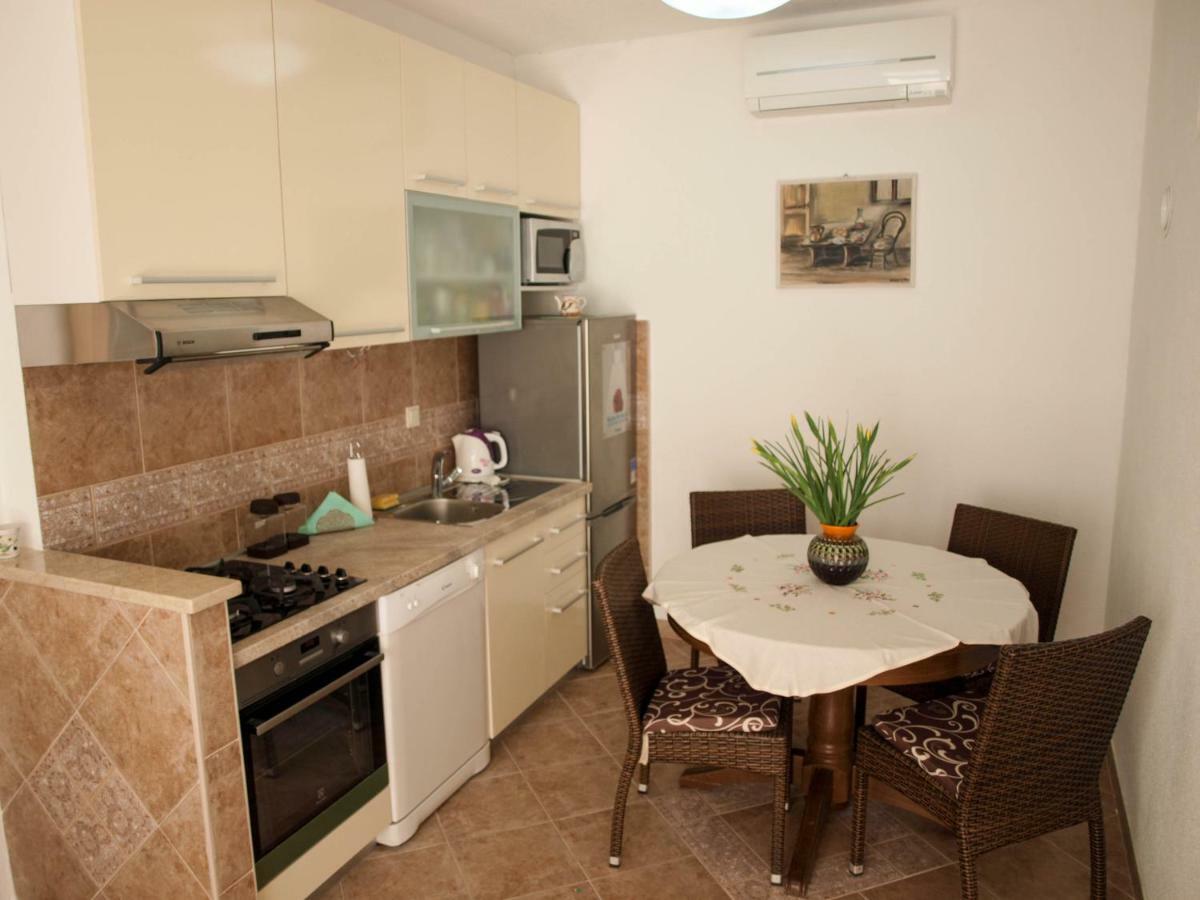 House Nataniel In Omis Near Sea Apartment Luaran gambar